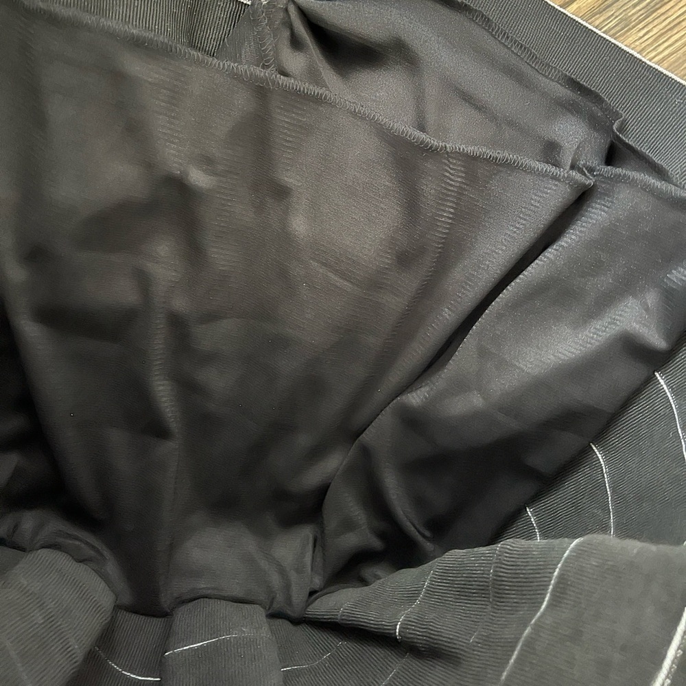 Aqua Brand Pattern Skirt - Picture 5 of 9